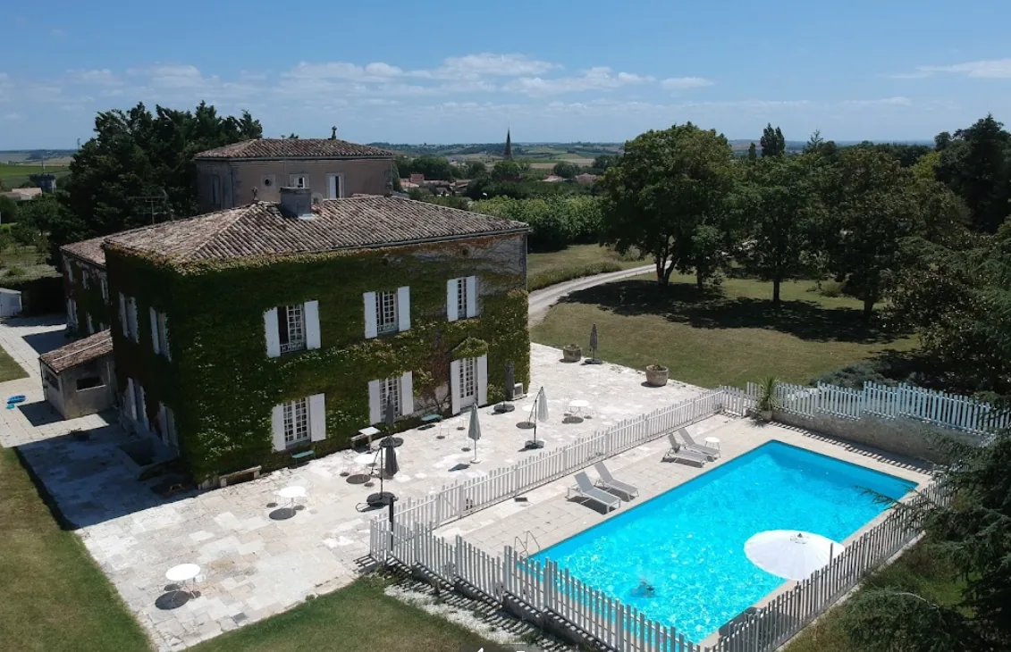 Le logis du XIXe siècle et son parc